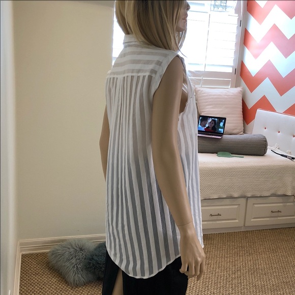 Superfine White Buttondown Blouse S. Cotton blend. - Picture 6 of 8